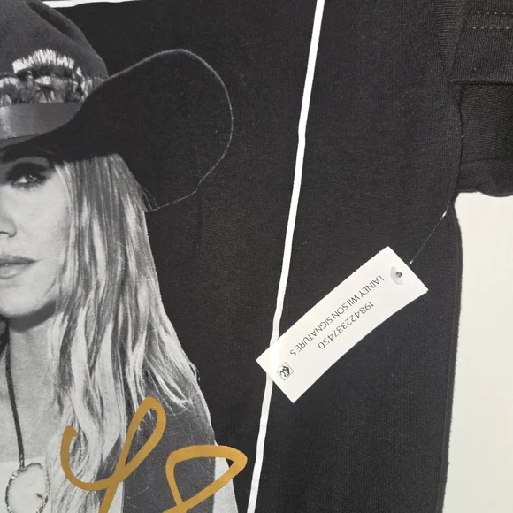 Lainey Wilson Country Music NEW Short Sleeve Unisex  Black Graphic Tee 2024 - Picture 5 of 6